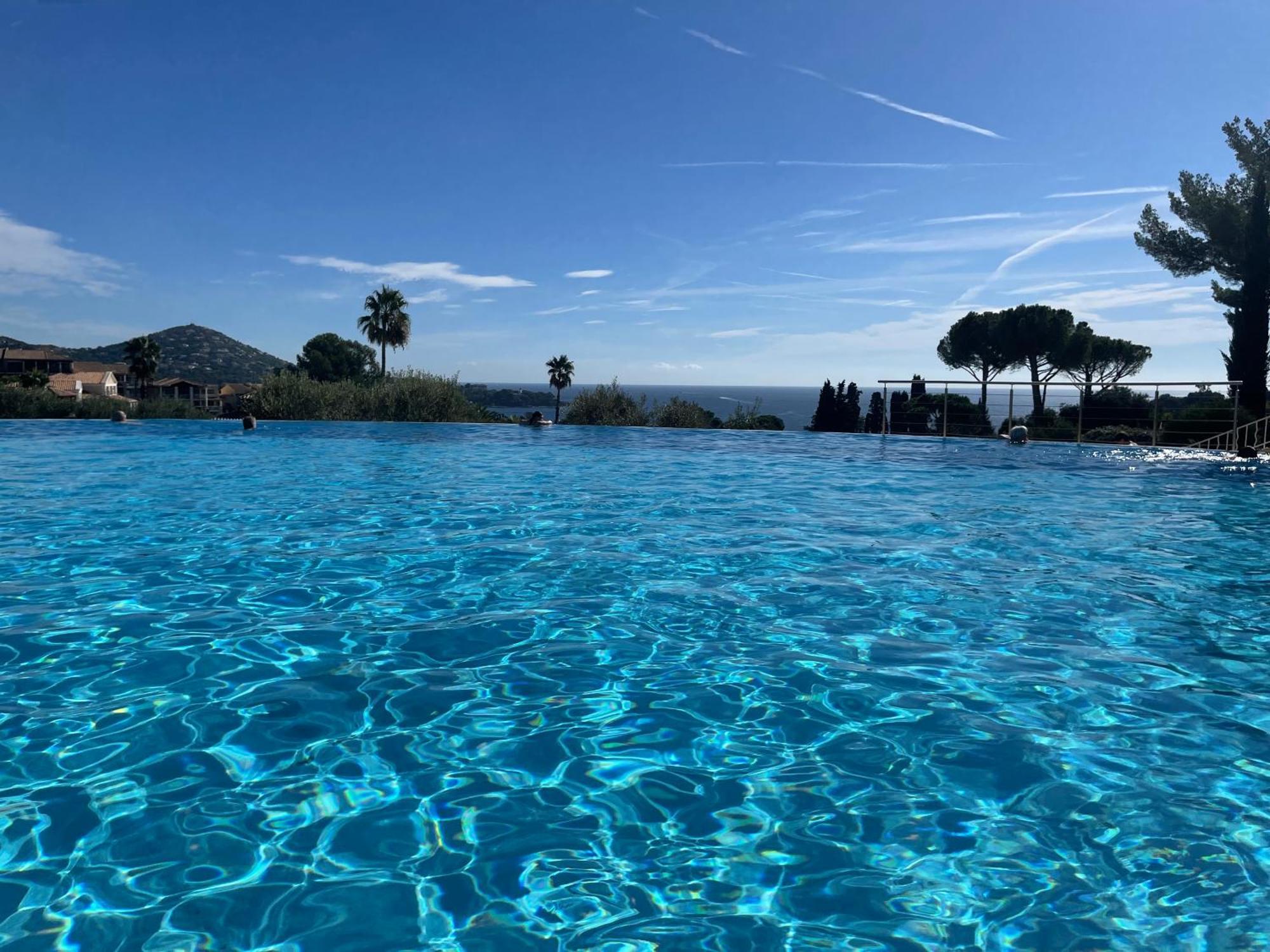 Village Cap Esterel, Piscine, Plage Saint-Raphael  Exterior photo