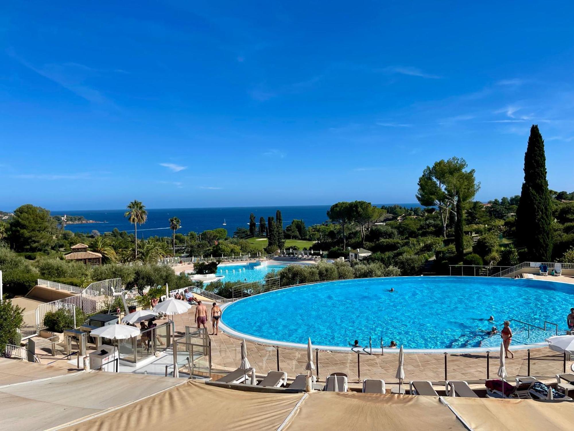 Village Cap Esterel, Piscine, Plage Saint-Raphael  Exterior photo